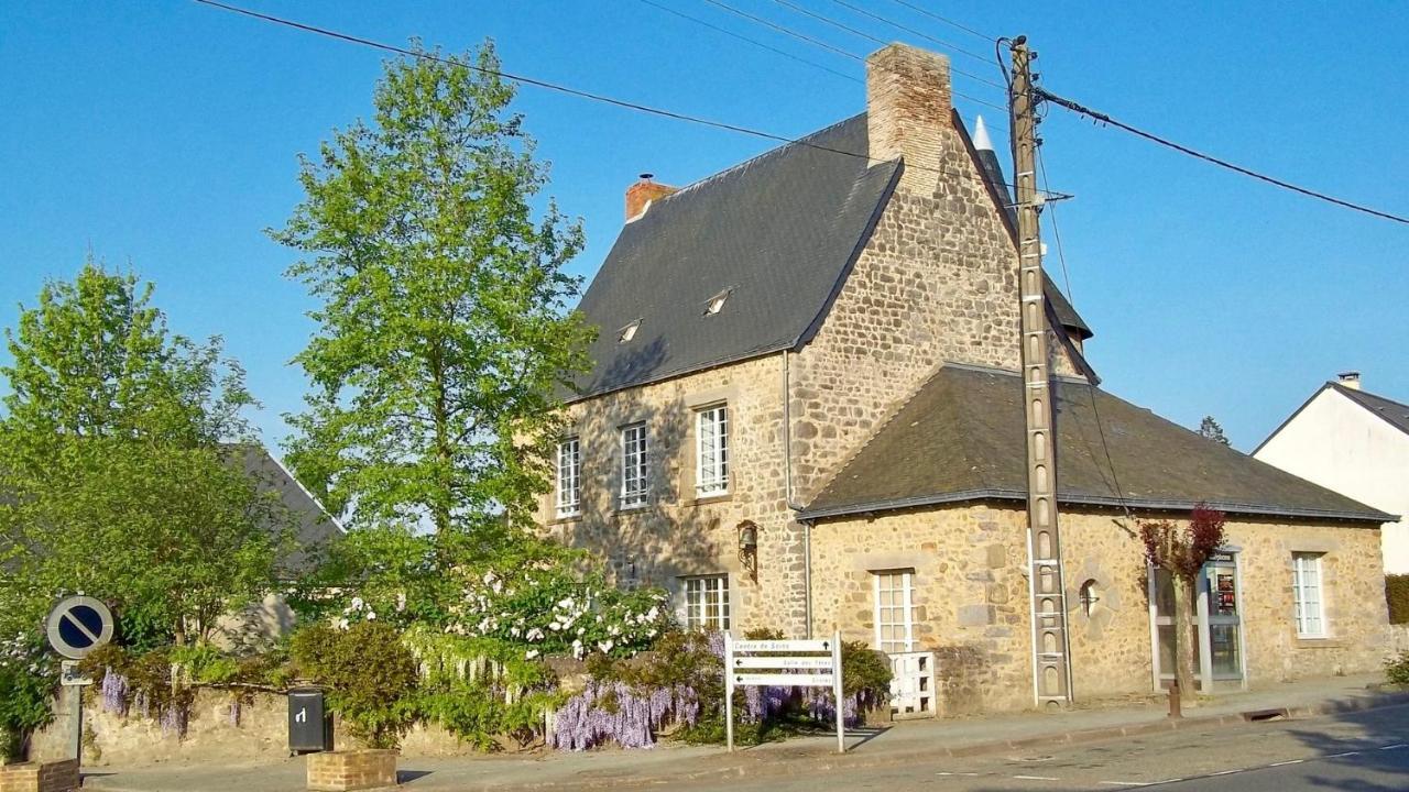 Manoir De La Grand'Cour Acomodação com café da manhã Soulge-sur-Ouette Exterior foto